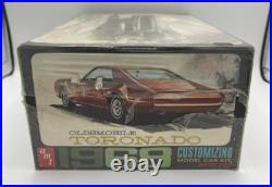 AMT 1968 Oldsmobile Toronado 1/25 Scale Model (Kit 6938-200) NIB Factory Sealed