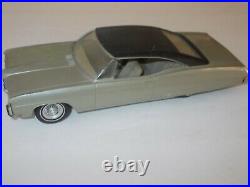 AMT 1968 Pontiac Bonneville 2 Door Hardtop Metallic Grey Promo Model Car Damaged