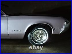 AMT 1969 Buick Riviera Vintage Promo Model 1/25