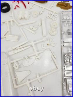 AMT 1969 Issue 1962 Pontiac Bonneville Polyglas Gasser Model Kit T297 Incomple