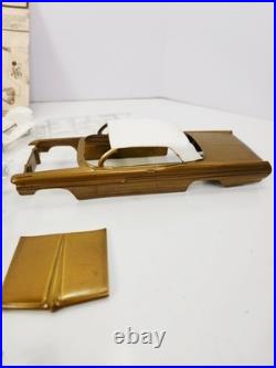 AMT 1969 Issue 1962 Pontiac Bonneville Polyglas Gasser Model Kit T297 Incomple