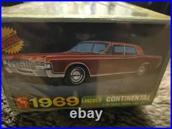AMT 1969 Lincoln Continental 1/25 Scale Authentic Model Kit FREE SHIP CANADA AMT 1969 Lincoln Continental 1/25 Scale Authentic Model Kit FREE SHIP CANADA