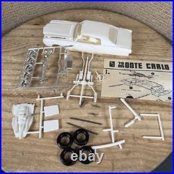 AMT 1970 Chevrolet Monte Carlo Model Kit #X856 Scale 1/25