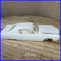 AMT 1970 Chevrolet Monte Carlo Model Kit #X856 Scale 1/25 AMT 1970 Chevrolet Monte Carlo Model Kit #X856 Scale 1/25