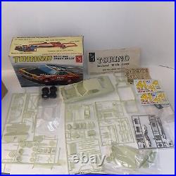 AMT 1972 Ford Torino Grand National Racer vintage KIT 1/25 -t391 As pictured