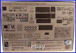 AMT 1/25 1953 Stude Baker Starliner Plastic Model AMT1251