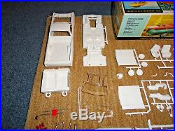 AMT 1/25 1964 CHEVELLE EL CAMINO WithBOAT 3IN1 PLASTIC MODEL KIT UNBUILT 8734-200