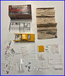 AMT 1/25 1965 Oldsmobile Dynamic 88 Hardtop 3'n1 Customizing Kit #5025-150