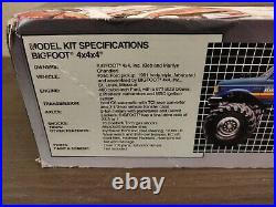 AMT 1/25 1991 Ford 4X4x4 BIGFOOT Monster Pickup Truck Model Car Kit 8138