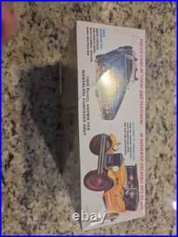 AMT 1/25 Chevrolet NYPD Police Van Model Kit AMT1123 FACTORY SEALED Paddy Wagon