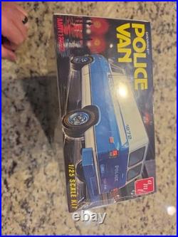 AMT 1/25 Chevrolet NYPD Police Van Model Kit AMT1123 FACTORY SEALED Paddy Wagon