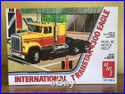 AMT 1/25 International Transtar 4300 and AMT Wilson Livestock Trailer