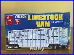 AMT 1/25 International Transtar 4300 and AMT Wilson Livestock Trailer