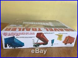 AMT 1/25 Mack R685ST Tractor and MPC 1/25 Tri-Axel Gravel Trailer Sealed