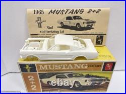 AMT 1/25 Scale 1965 MUSTANG 2+2 FASTBACK Model Kit 6155-150
