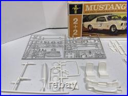 AMT 1/25 Scale 1965 MUSTANG 2+2 FASTBACK Model Kit 6155-150
