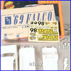 AMT 1/25 Scale 1969 Ford Falcon Customizing Plastic Model Car Kit Y903-200