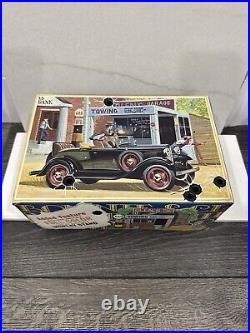 AMT 32 Ford Vicky Bonnie & Clyde car model kit Vintage, Open Box/unused/new
