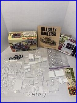 AMT 34 Ford Pickup Hillbilly Hauler Truck model Kit