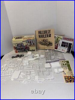 AMT 34 Ford Pickup Hillbilly Hauler Truck model Kit