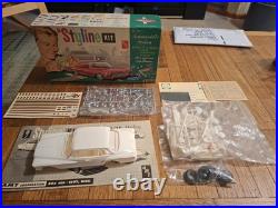 AMT 3in 1 Styline 1962 V200 Valiant 1/25 Scale Model Kit