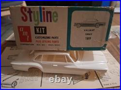 AMT 3in 1 Styline 1962 V200 Valiant 1/25 Scale Model Kit