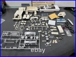 AMT 5114 1964 Ford Falcon Sprint Convertible Annual Car kit 1/25 McM VINTAGE