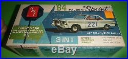 AMT 5124 1964 FALCON FUTURA SPRINT HARDTOP 1/25 MODEL CAR MOUNTAIN KIT VINTAGE