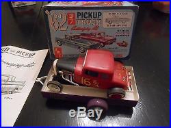 AMT 62 3 in 1 Pick Up Truck Customizing Kit F-100 Ford Truck K-132-200 Model