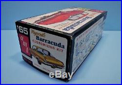 AMT # 6855-150 1965 Plymouth 65 Valiant fastback Barracuda 1/25 Model Car LOOK