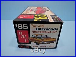 AMT # 6855-150 1965 Plymouth 65 Valiant fastback Barracuda 1/25 Model Car LOOK