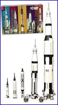 AMT 700 Man In Space NASA Apollo Saturn V Spacecraft 1/200 Model Rocket Kit Set