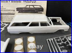 AMT 8744 1964 Chevy Chevelle Station Wagon Vintage Annual Model KIT 1/25 McM