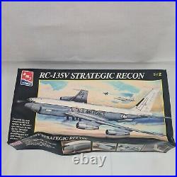 AMT 8956 RC-135V Strategic Recon Model Airplane Kit 1/72 CONTENTS BRAND NEW