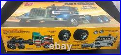 AMT Autocar A64B Tractor 1/25 Semi Truck T526 Vintage 1972 Model Kit SEALED