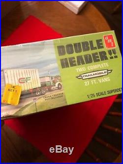 AMT DOUBLE HEADER 2 x 27 FT EXTERIOR POST VANS TRAILER MODEL KIT 1/25! SEALED