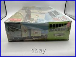 AMT Double Header Two Trailmobile Exterior Post Vans 1/25 Model Kit #T521 Sealed