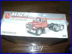 Amt Ertl Mack R Model Kit 6129 New In Sealed Box 125 Scale Free Shipping
