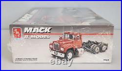 AMT ERTL Mack R Model 1/25 Scale Semi Truck Plastic Model Kit 6129, New Sealed