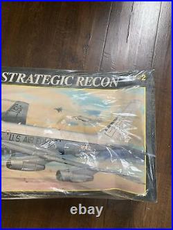 AMT ERTL Model Kit 8956 172 Scale RC-135V Strategic Recon Partially Sealed