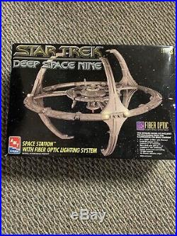 AMT ERTL Star Trek Deep Space Nine 16 Model Kit w Fiber Optic Lighting 8764 NEW