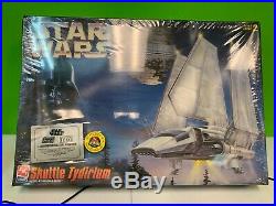 AMT ERTL Star Wars Shuttle Tydirium Model Sealed