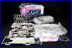 AMT ERTL The A-Team GMC Van #31537 1/25 Scale Model Kit NEW + CHEVY CHROME TREE