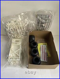 AMT ERTL Thunder Bolt II Rising To The Challenge 1/25 Model Kit Open Box