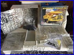 AMT Ertl 125 Plastic Model Kit International Payhauler 350 Off-road Dump Truck
