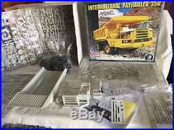 AMT Ertl 125 Plastic Model Kit International Payhauler 350 Off-road Dump Truck