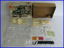 AMT Ertl 1/25 Scale Movin' On Kenworth W-925 Tractor Truck Semi Kit #6643 NIB