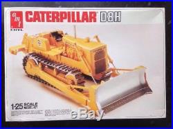 AMT Ertl 6670 Caterpillar D8H 125 Scale model kit Contents Sealed