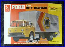 AMT Ford C-600 City Delivery Truck 1/25 Model Kit