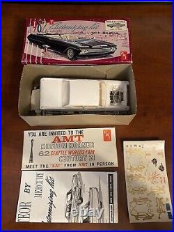 AMT K362 1962 Meteor 2 Dr Sedan Customizing Model Kit MIB